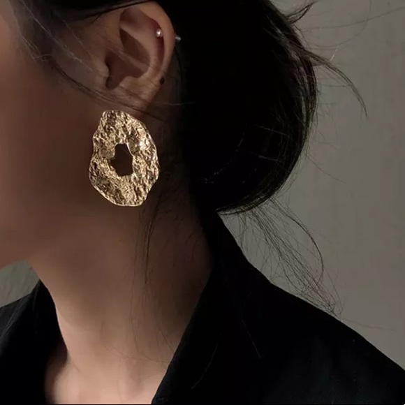 🌟 Fashion Gold Plated Geometric Earrings - Picture 4 of 4